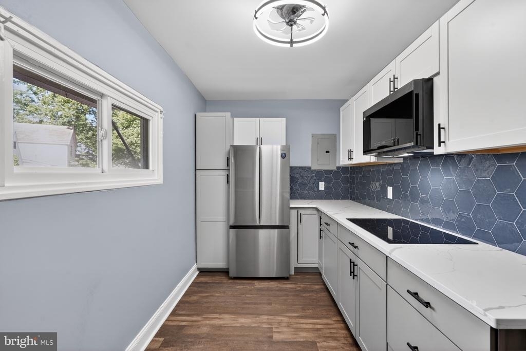 136 5th Avenue - Photo 10