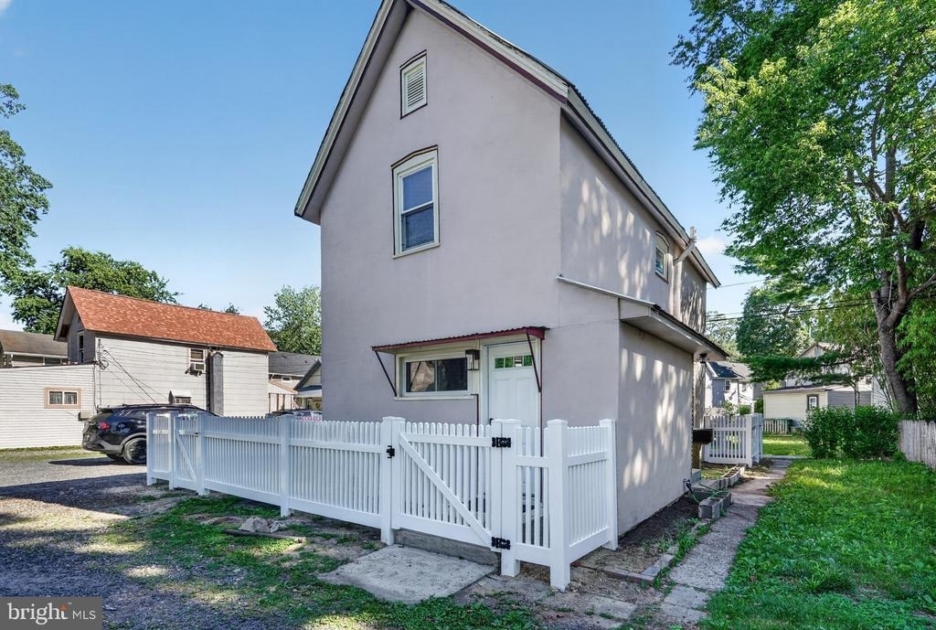 136 5th Avenue - Photo 0