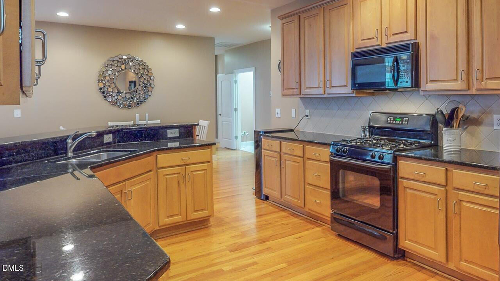 401 Waverly Hills Drive - Photo 6