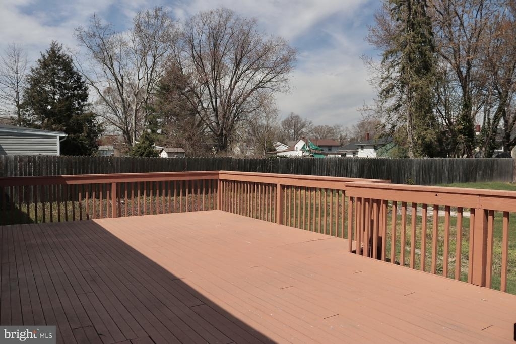 102 E Main Street - Photo 20