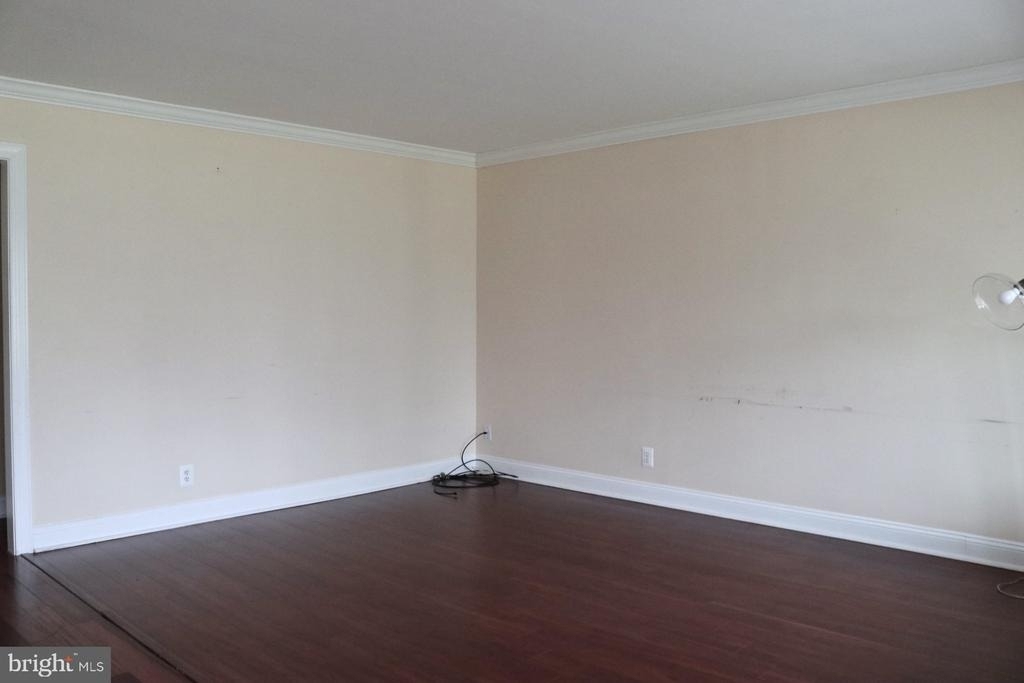 102 E Main Street - Photo 5