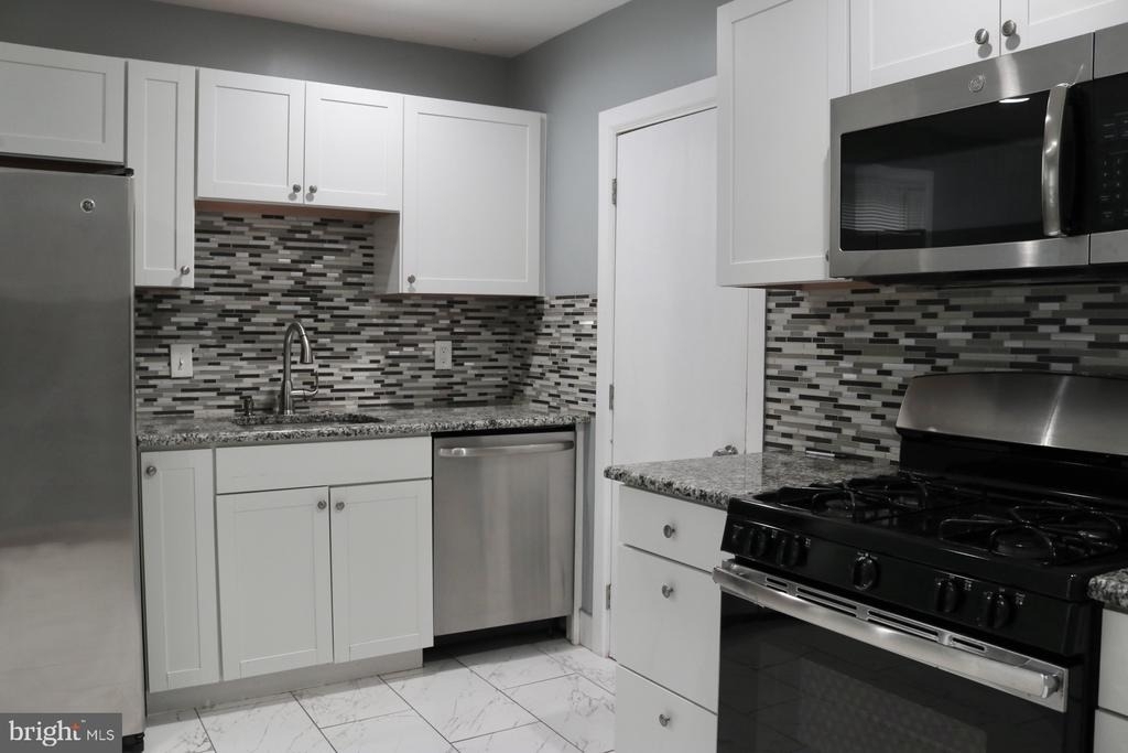 102 E Main Street - Photo 8