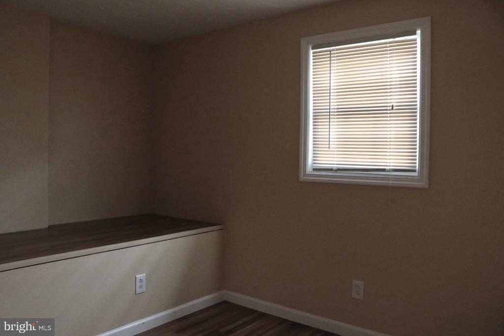 102 E Main Street - Photo 17