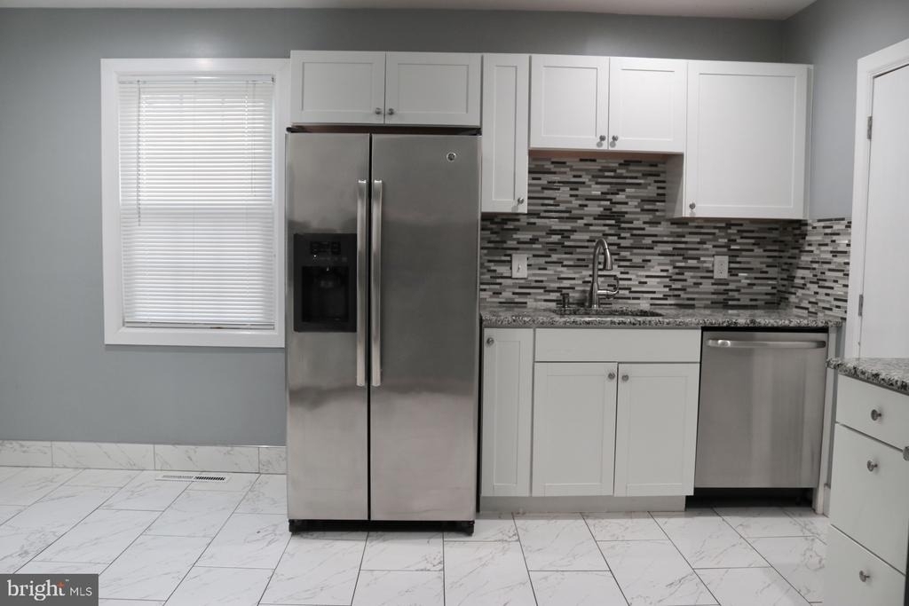 102 E Main Street - Photo 7