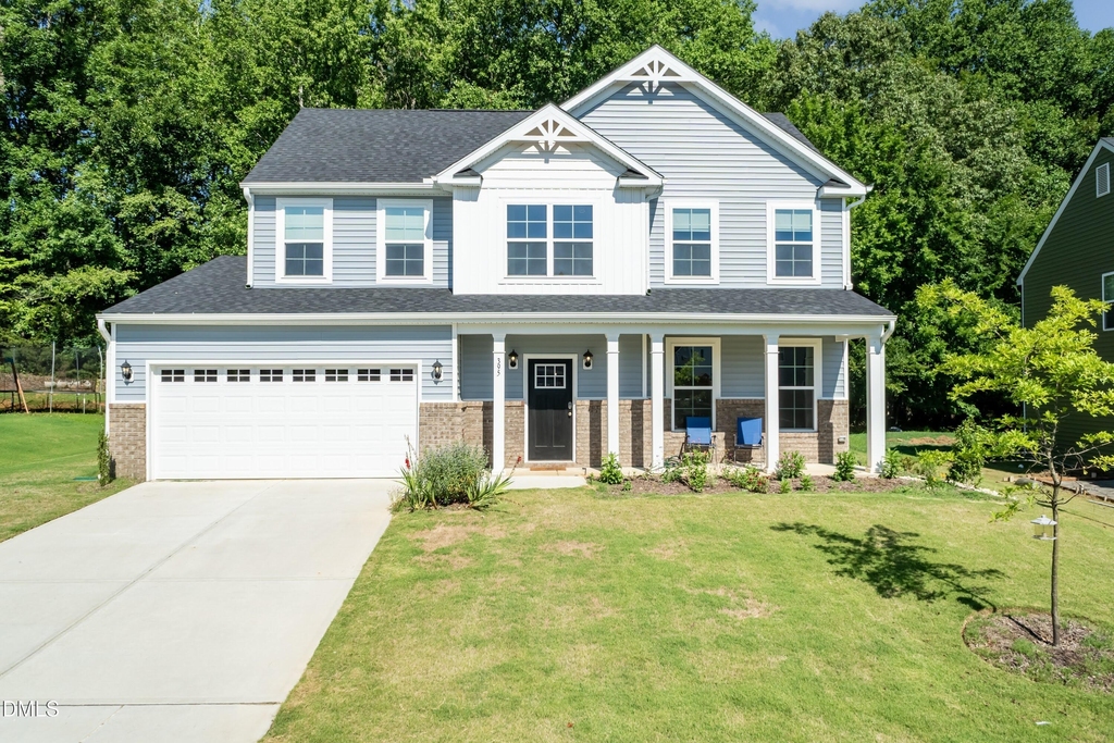 395 Oak Park Boulevard - Photo 0