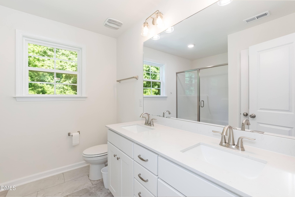 395 Oak Park Boulevard - Photo 15