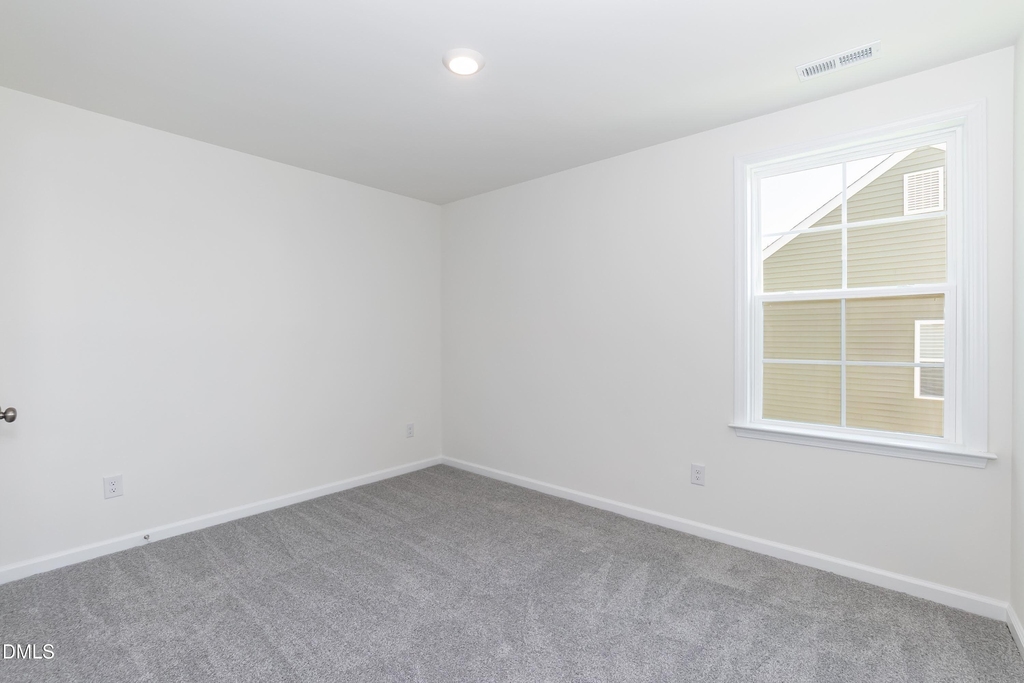 395 Oak Park Boulevard - Photo 16