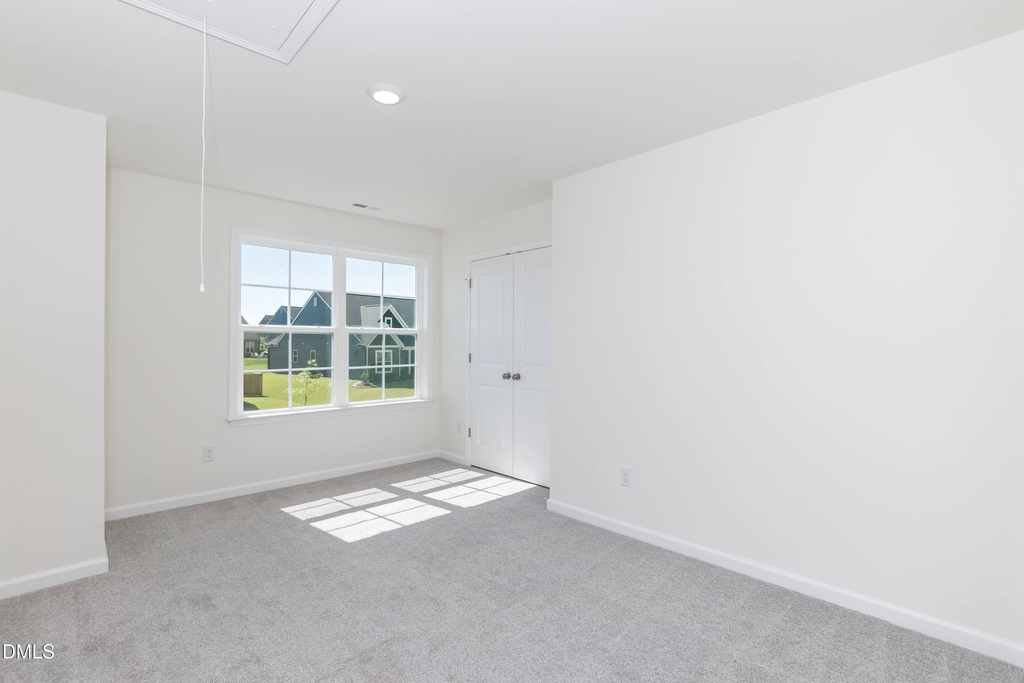 395 Oak Park Boulevard - Photo 17