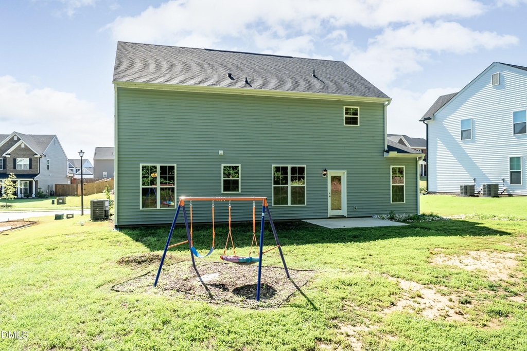 395 Oak Park Boulevard - Photo 19