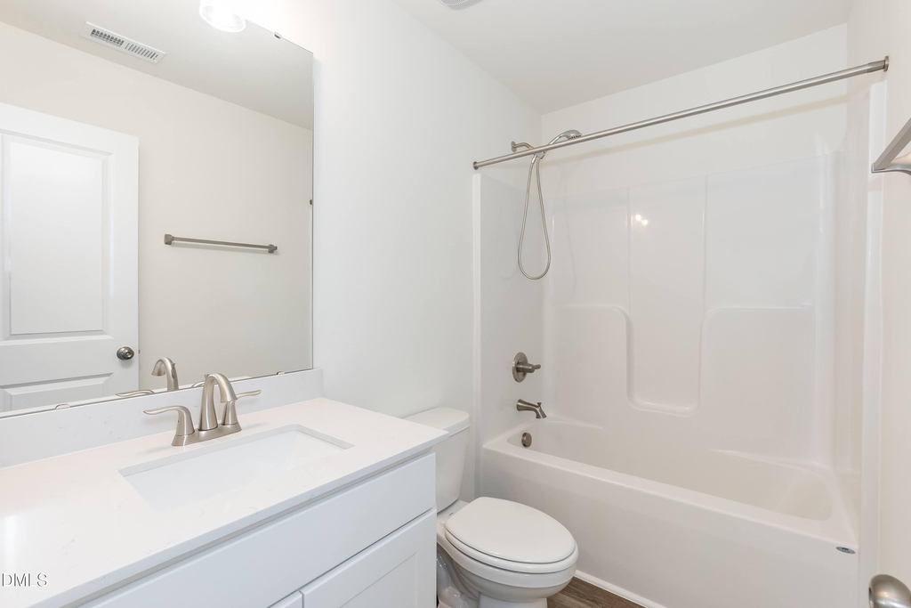 395 Oak Park Boulevard - Photo 18