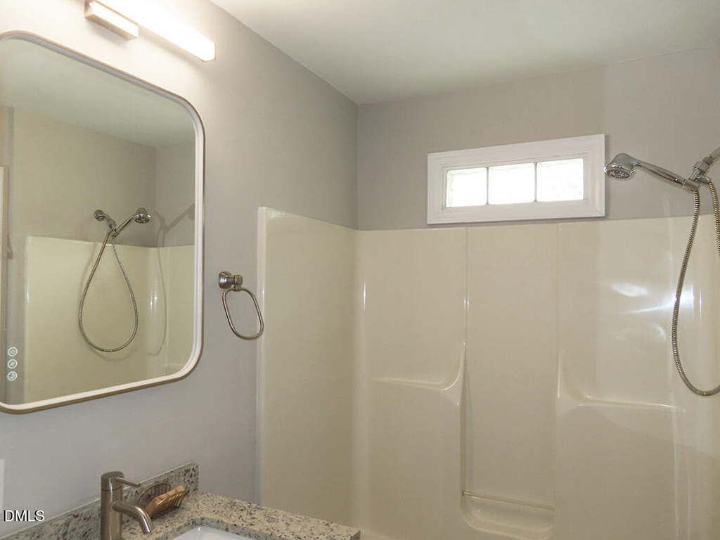 1215 Kent Street - Photo 6