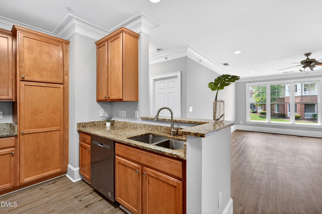 828 Waterford Lake Drive - Photo 11