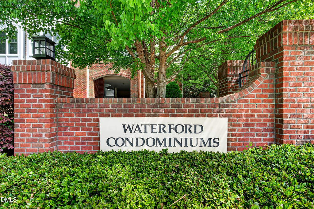 828 Waterford Lake Drive - Photo 36