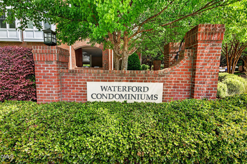 828 Waterford Lake Drive - Photo 37