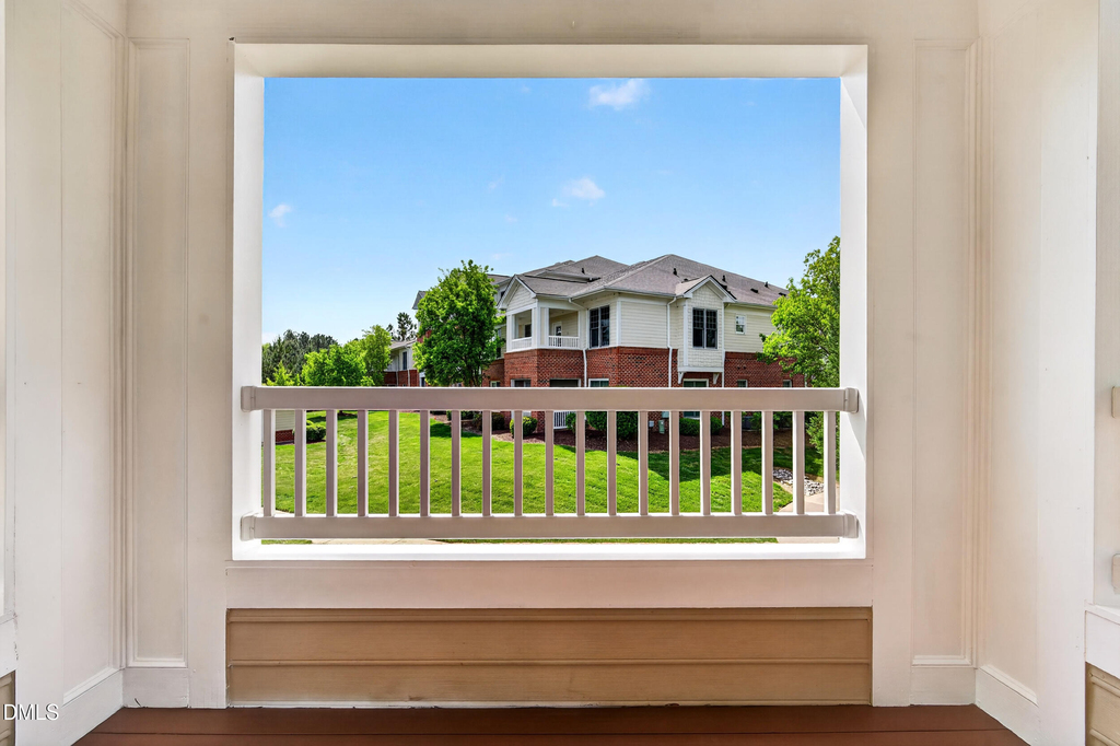 828 Waterford Lake Drive - Photo 32
