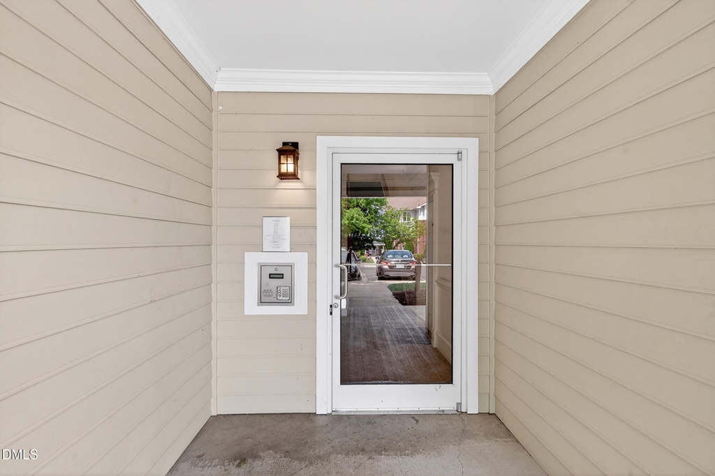 828 Waterford Lake Drive - Photo 3