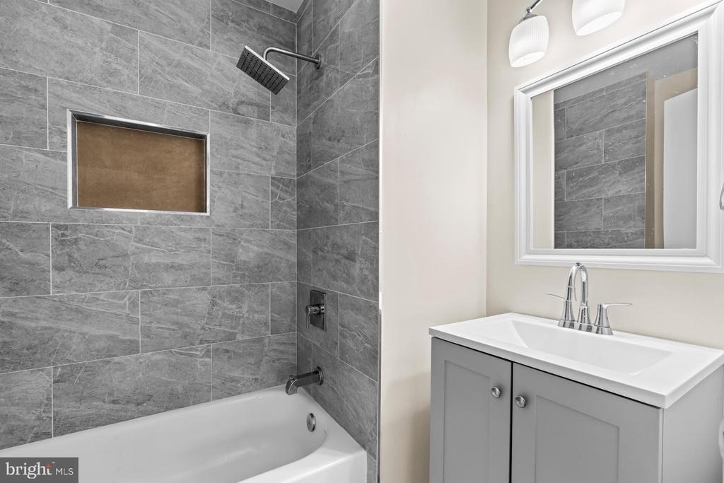 11904 N Marlton Avenue - Photo 12