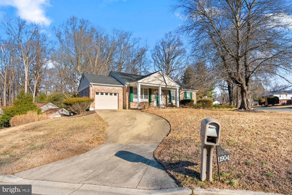 11904 N Marlton Avenue - Photo 0