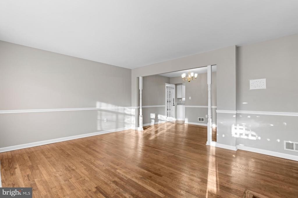 11904 N Marlton Avenue - Photo 9