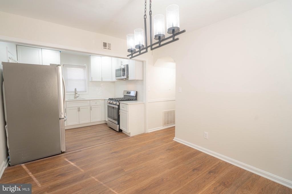 2409 Greeley Place - Photo 5