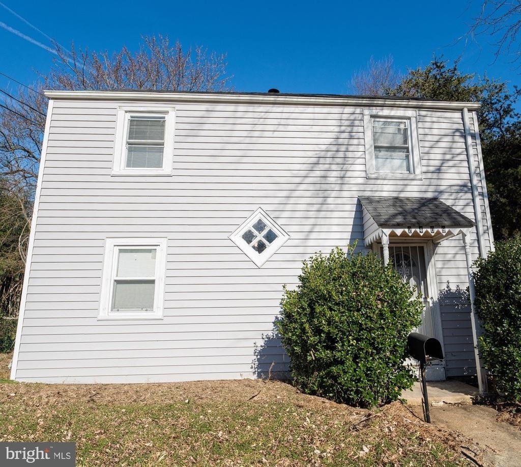 2409 Greeley Place - Photo 1