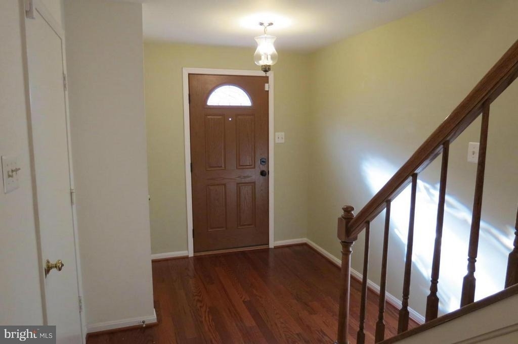 2208 Wimbledon Circle - Photo 2