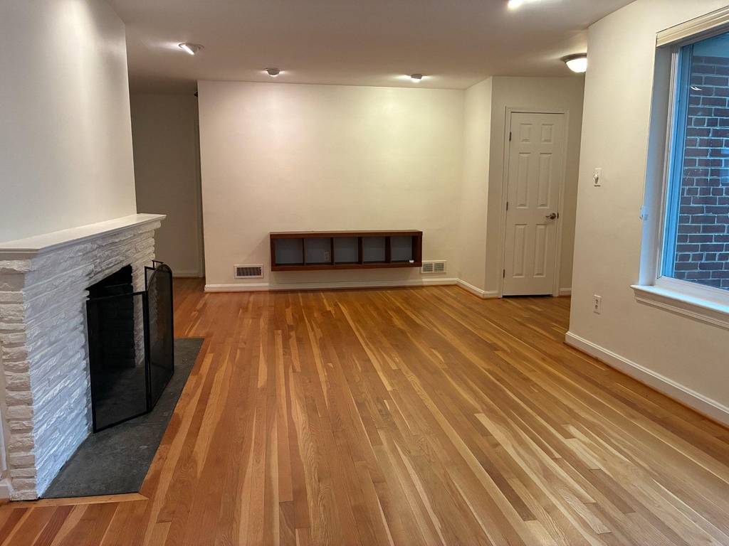 5311 Sangamore Road - Photo 4
