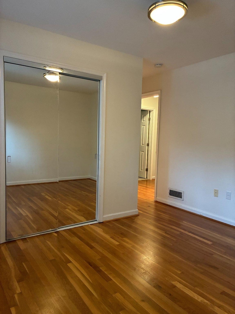 5311 Sangamore Road - Photo 10