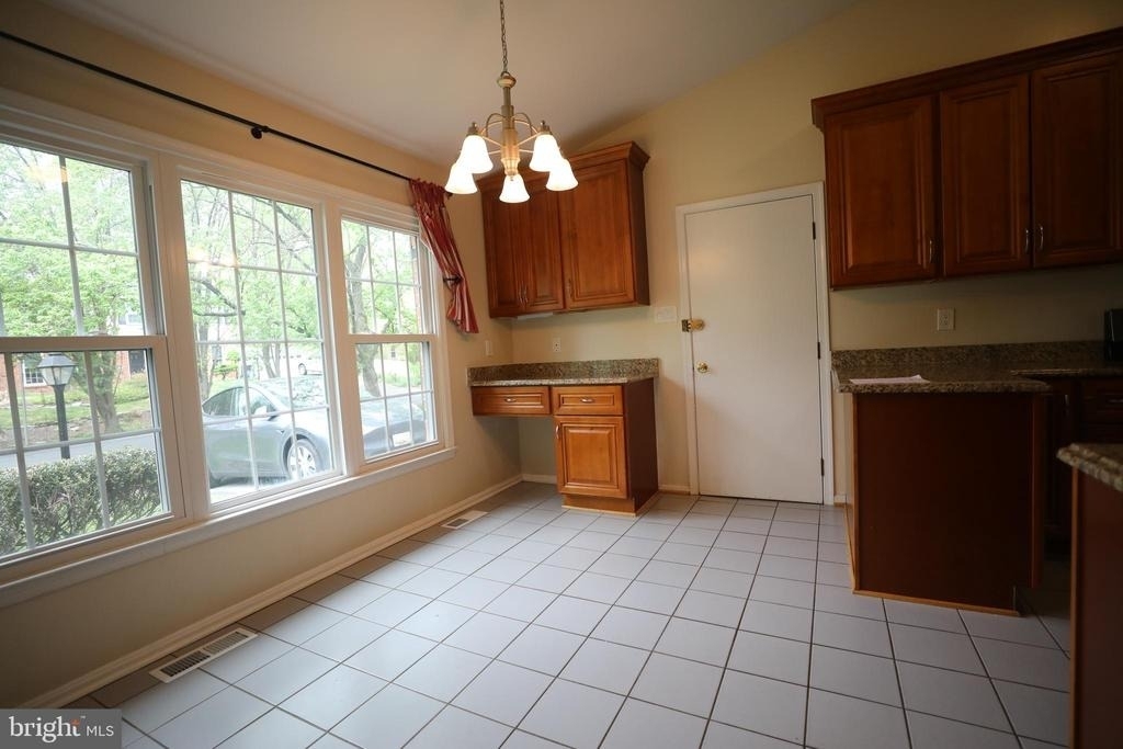 10052 Colebrook Avenue - Photo 5