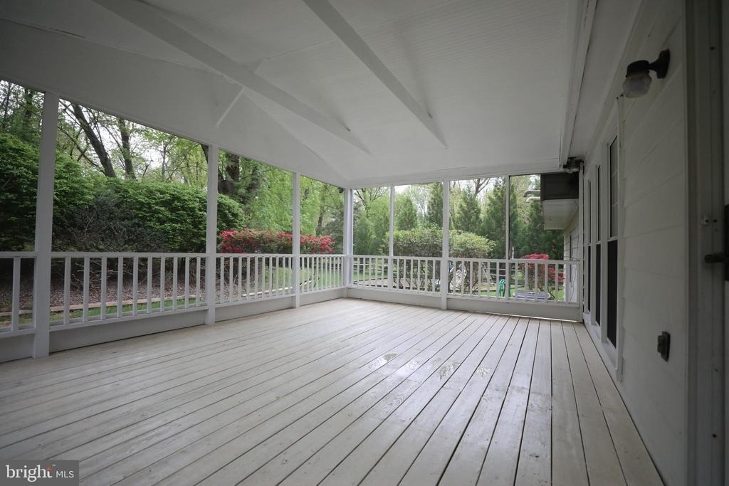 10052 Colebrook Avenue - Photo 8
