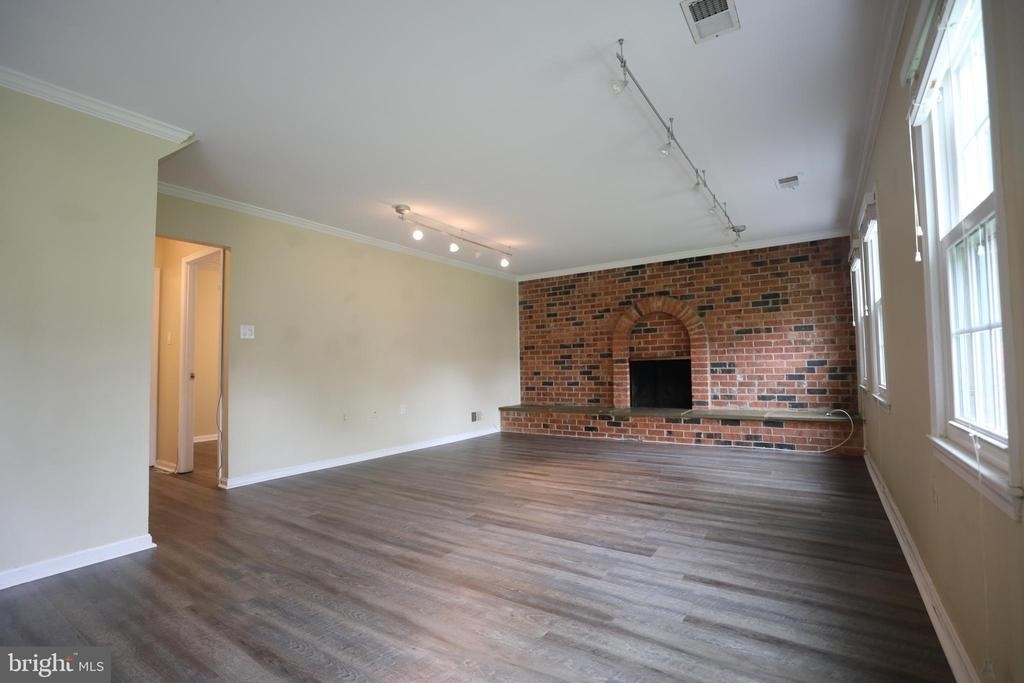 10052 Colebrook Avenue - Photo 12