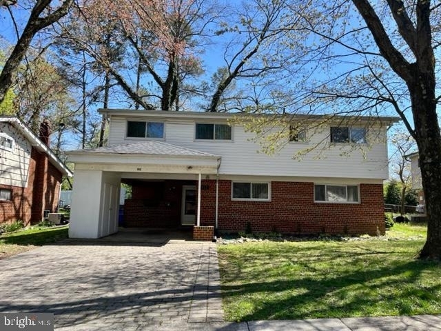 912 Hoyt Street - Photo 0