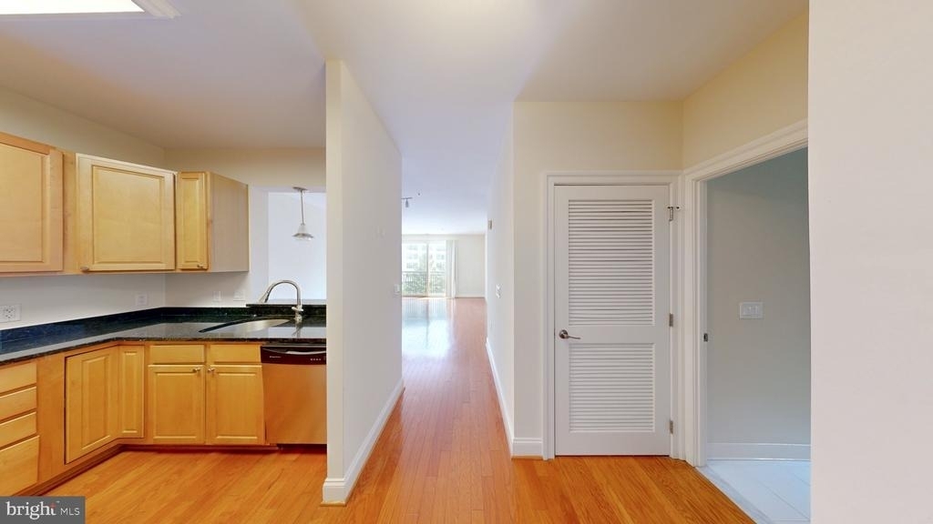 38 Maryland Avenue - Photo 2
