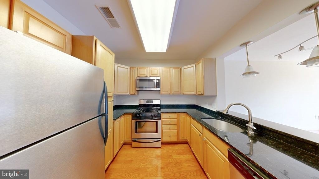 38 Maryland Avenue - Photo 3