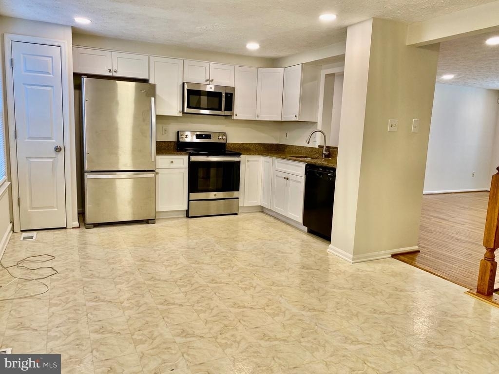 610 Coral Reef Drive - Photo 9