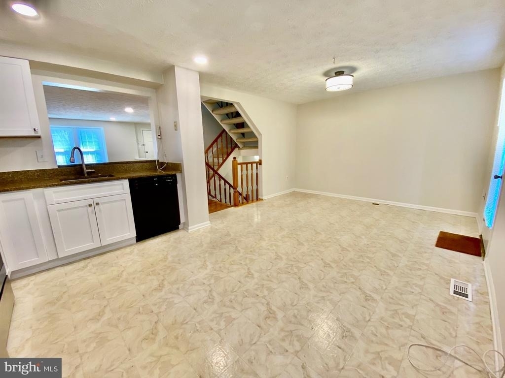 610 Coral Reef Drive - Photo 12