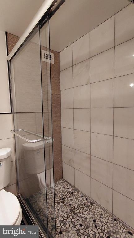 10201 Grosvenor Place - Photo 9