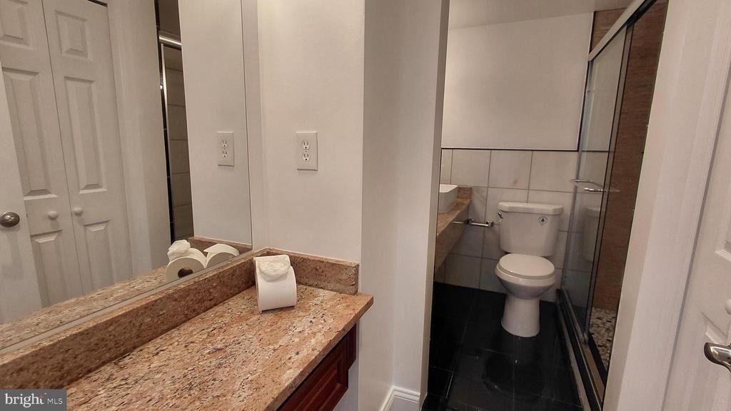 10201 Grosvenor Place - Photo 7