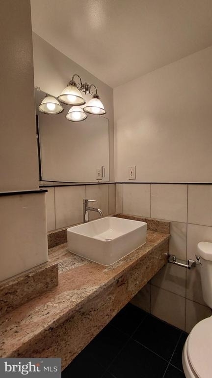 10201 Grosvenor Place - Photo 10