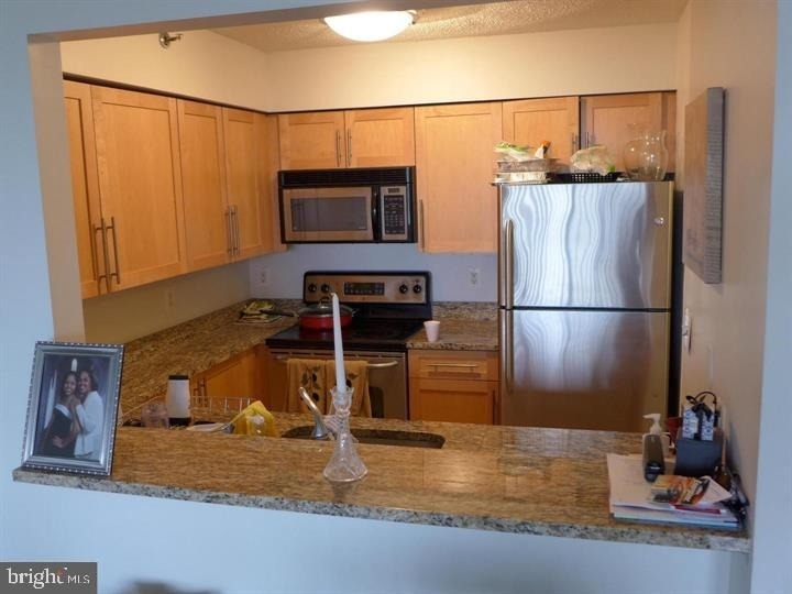 10101 Grosvenor Place - Photo 23