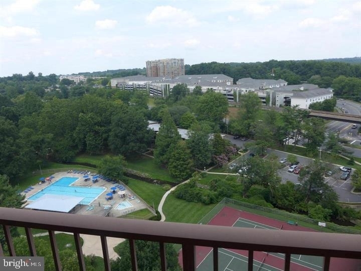 10101 Grosvenor Place - Photo 5