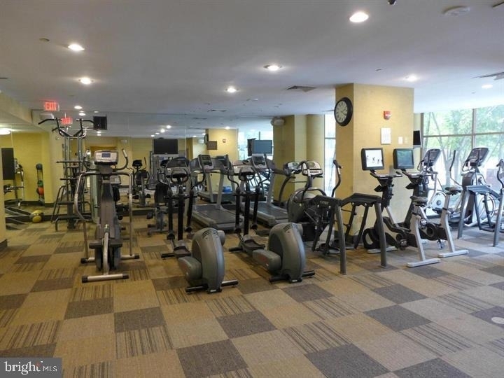 10101 Grosvenor Place - Photo 7