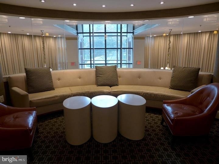 10101 Grosvenor Place - Photo 13