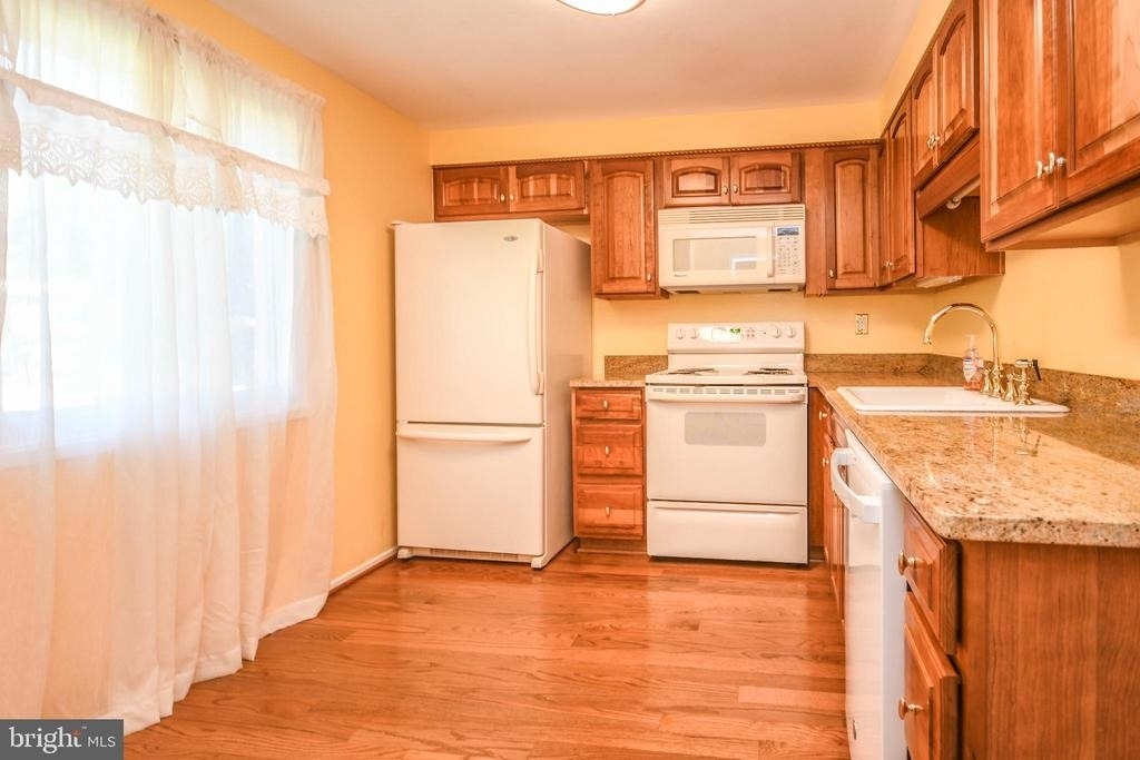 19002 Stedwick Drive - Photo 7