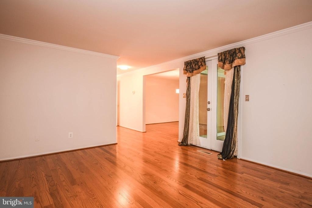 19002 Stedwick Drive - Photo 2