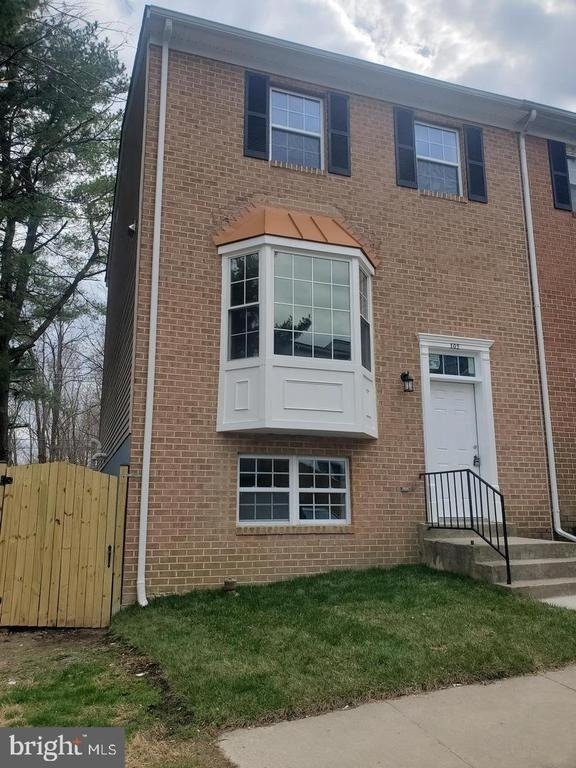 102 Garth Terrace - Photo 0
