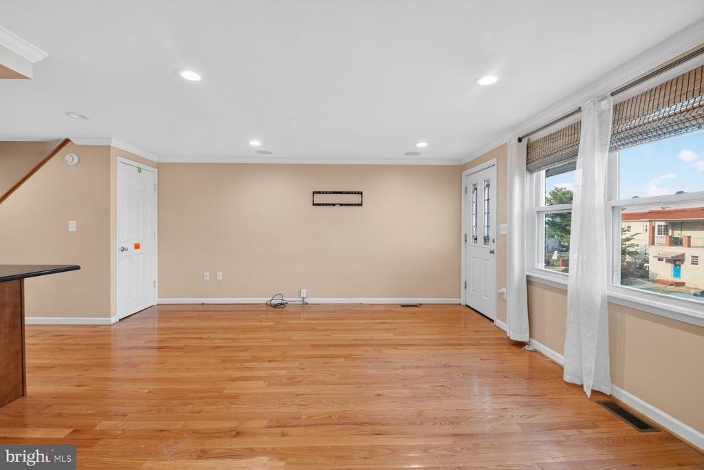 643 47th Street - Photo 3