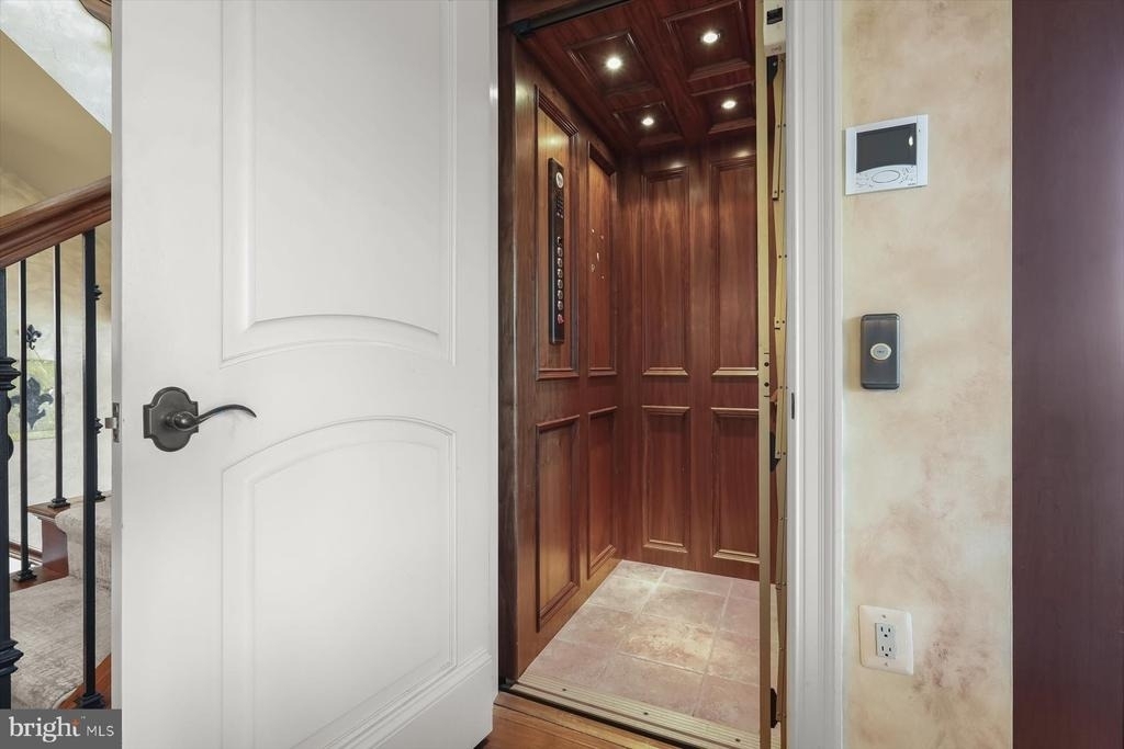 921 Valencia Court - Photo 26
