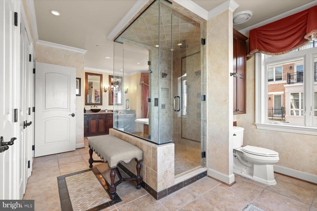 921 Valencia Court - Photo 44