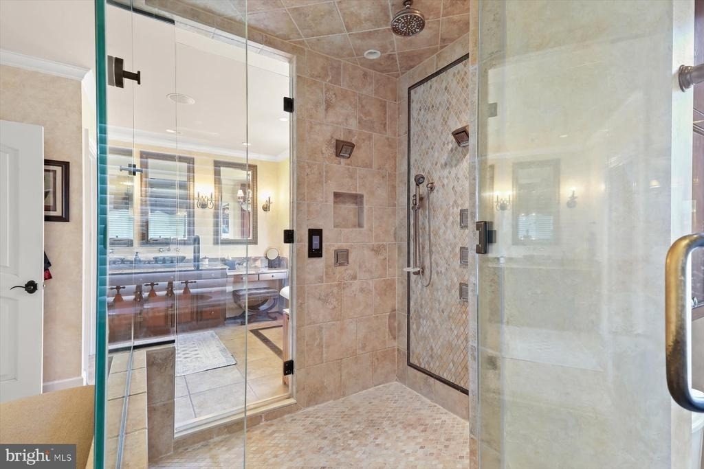 921 Valencia Court - Photo 46